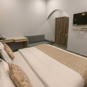 aura bhimtal nainital (1)